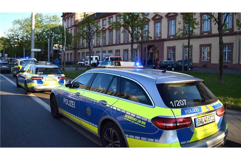 In der Uni Mannheim hat die Polizei einen Mann angeschossen – er starb später im Krankenhaus.