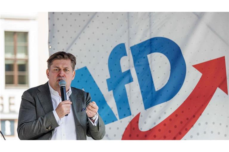 Am ersten Mai trat Europa-Spitzenkandidat der AfD Maximilian Krah erstmals nach seiner Wahlkampf-Pause wieder öffentlich in Dresden auf.