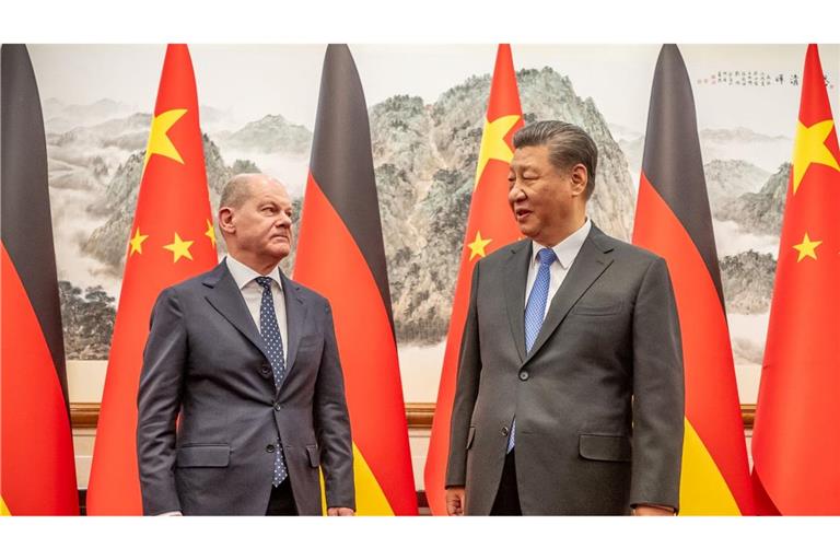 Bundeskanzler Olaf Scholz wird von dem chinesischen Staatspräsidenten Xi Jinping im Staatsgästehaus empfangen.