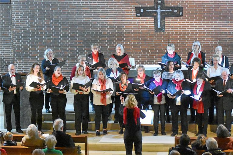 Das Jubiläumskonzert des Chors hat vor Kurzem in der katholischen Kirche in Unterweissach stattgefunden. Fotos: Tobias Sellmaier