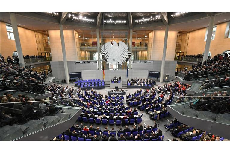 Der  Bundestag soll kleiner werden. Das Verfassungsgericht muss klären, ob der Weg der Ampel mit dem Grundgesetz vereinbar ist.