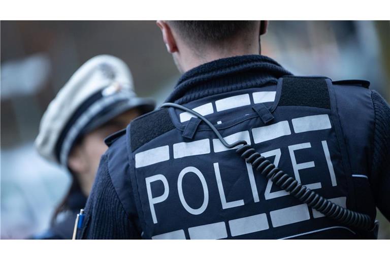 Die Polizei suchte nach dem Angriff auf den SPD-Politiker Matthias Ecke nach dem Täter. Nun hat er sich gestellt. (Symbolbild)
