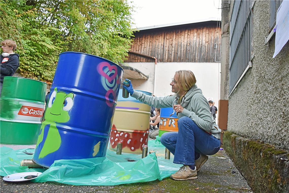 Graffiti-Workshop von ADKRU aus Backnang im Murrpott: Yvonne Kernstock ist eine ...