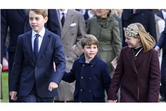 Kirchgang in Sandringham: Prinz Louis (Mitte) mit seinem Bruder Prinz George und seiner Großcousine Mia Tindall.