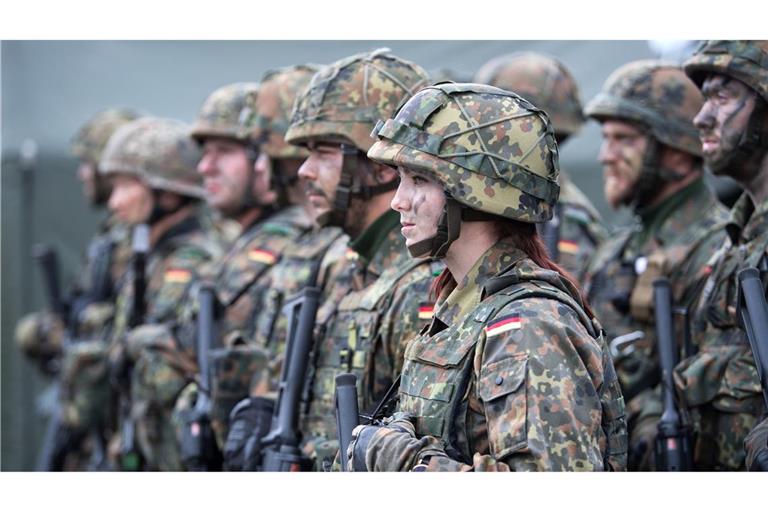 Längst sind Frauen Teil der Bundeswehr – eine Wehrpflicht gilt für sie aktuell aber nicht.