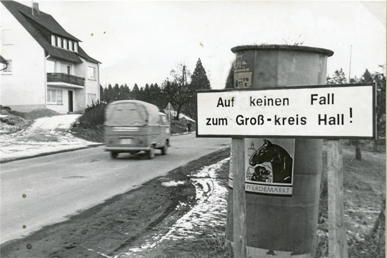 Mit Schildern an der Ortsdurchfahrt machten die Großerlacher deutlich, was sie von den Plänen des Landes halten. Foto: BKZ-Archiv