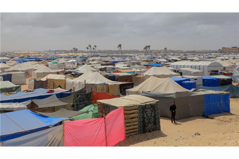 Nach Beginn der Kämpfe im Oktober flohen Hunderttausende in den Süden des Gazastreifens. So entstand in der Stadt Rafah in den vergangen Monaten ein riesiges Zeltlager.